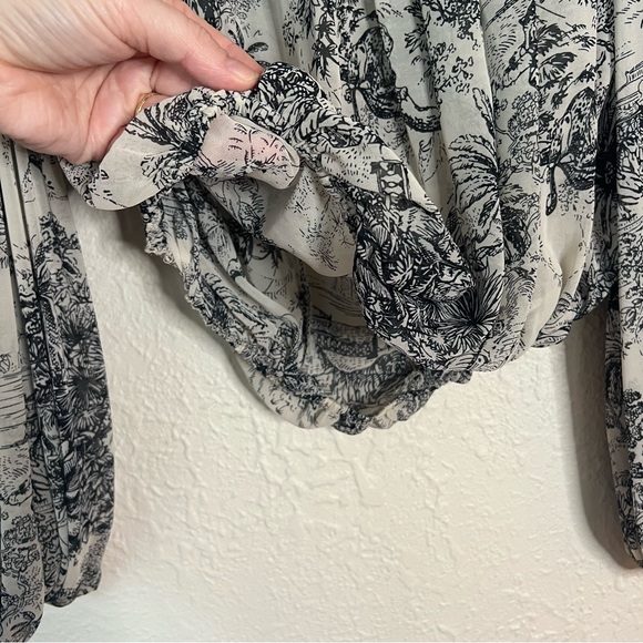 VICI | Off the shoulder top - Picture 4 of 11